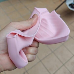 - Silicone Magnetic Travel Makeup Brush Bag
